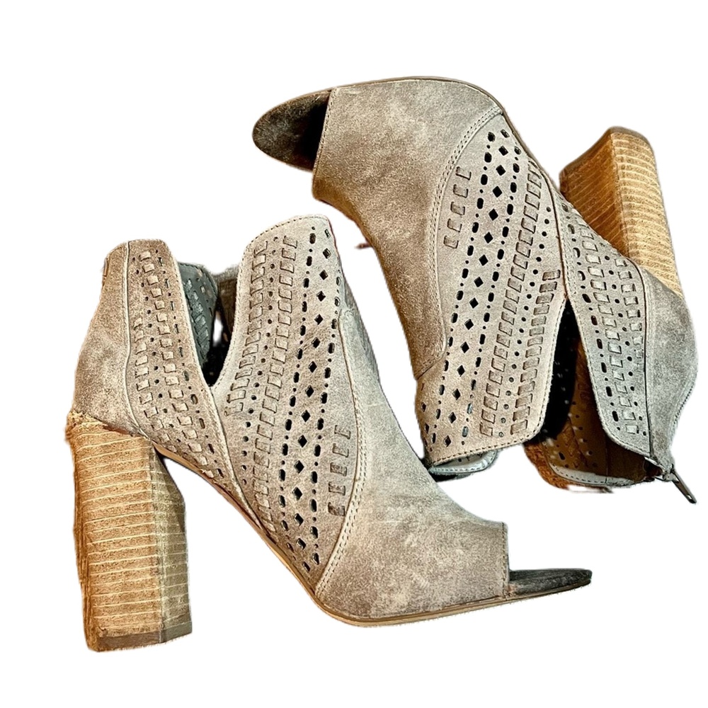 Carlos Santana "Libbie" Peep Toe Block Heel Botties Zip Back 7.5 Taupe - Picture 3 of 9
